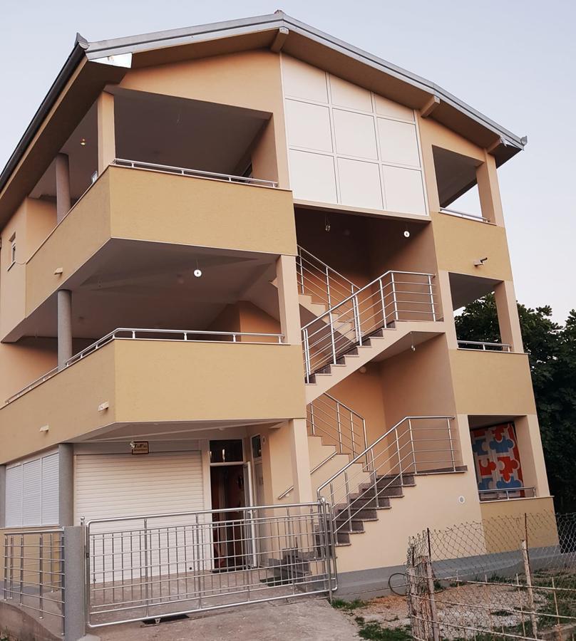 Tufio Apartmani Улцинь Екстер'єр фото